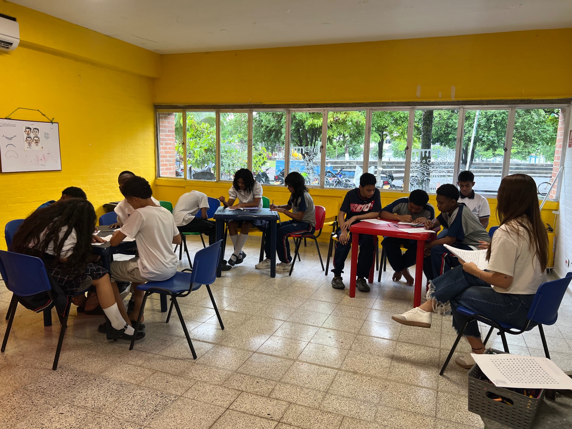 Jóvenes en proceso de inteligencia emocional